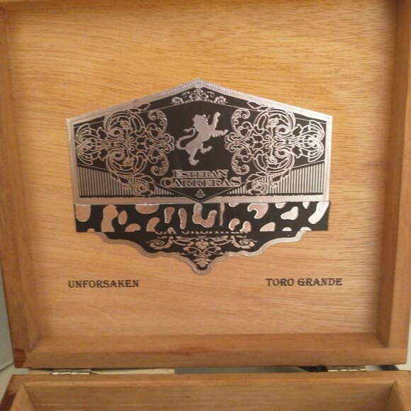 Suenos de Saundra Upcycled Black/Silver Unforsaken Cigar Box Shoulder Purse - Picture 12 of 13